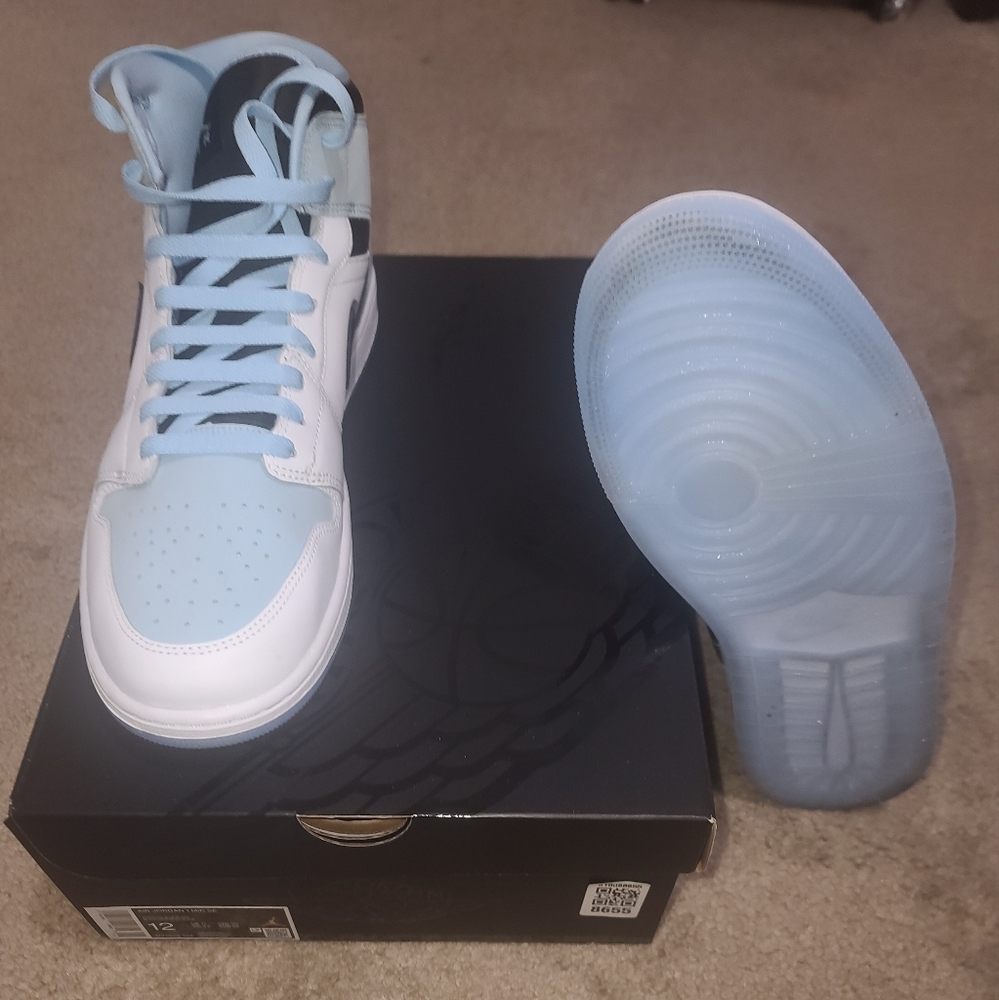 Air Jordan 1 Mid